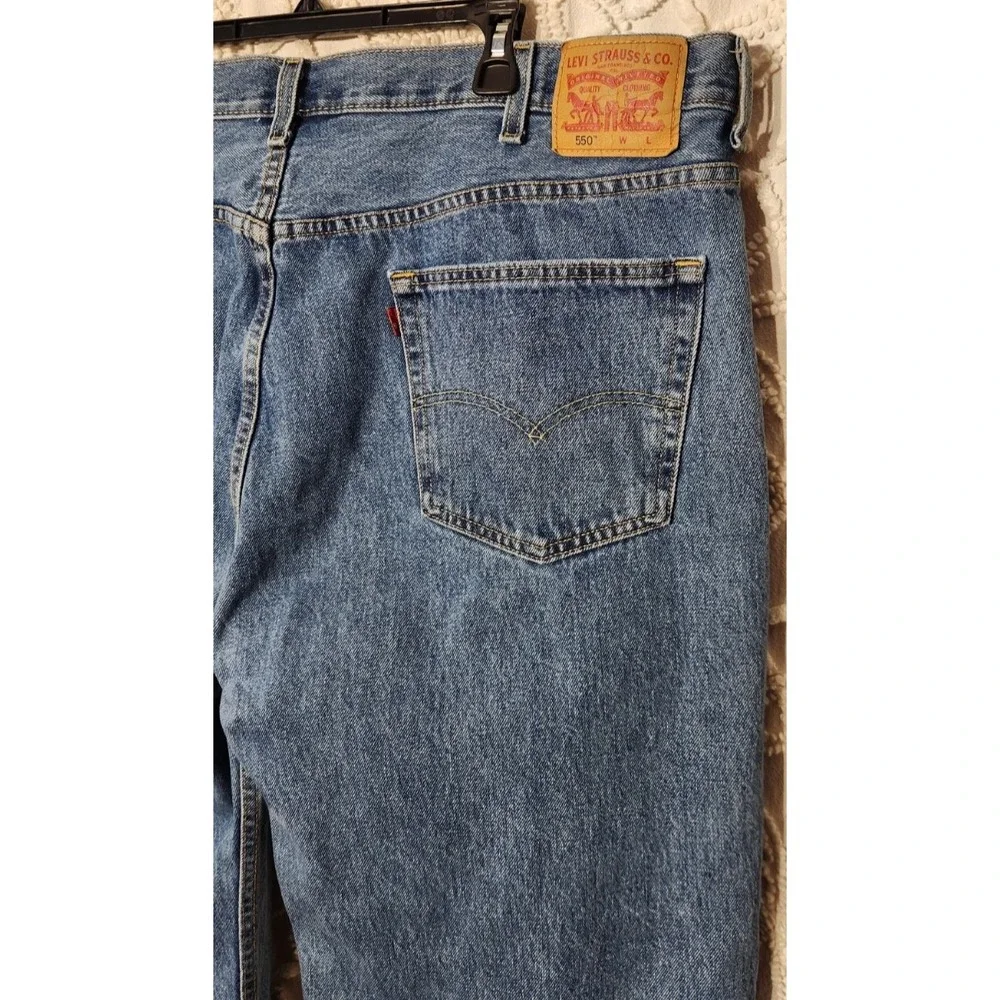 Levi's Men's 550 Jeans Size 46x30 Blue Classic Relaxed Straight No‎ Holes